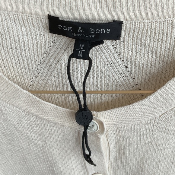 Cream Button-Down Top; size м; new - Picture 3 of 6